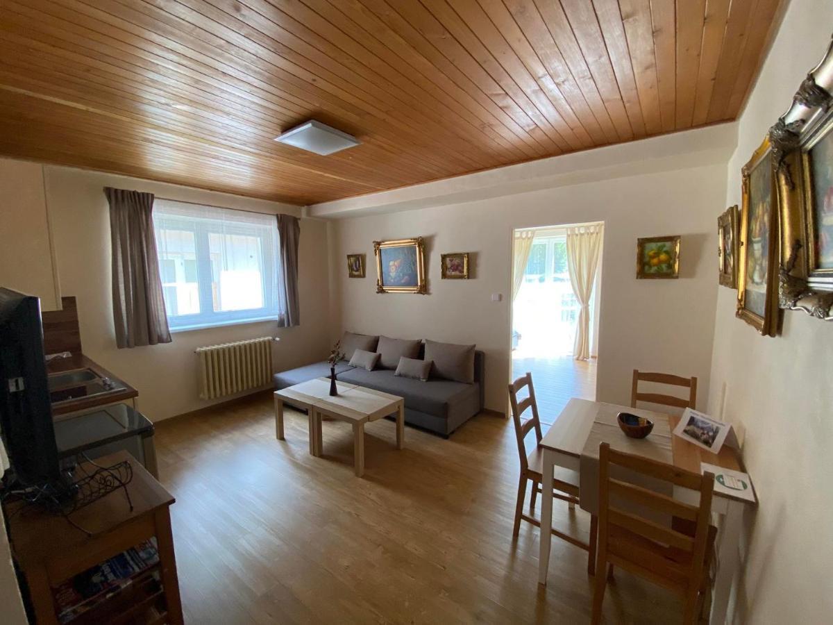 Hotel Zamecek Na Celadne Čeladná Eksteriør bilde