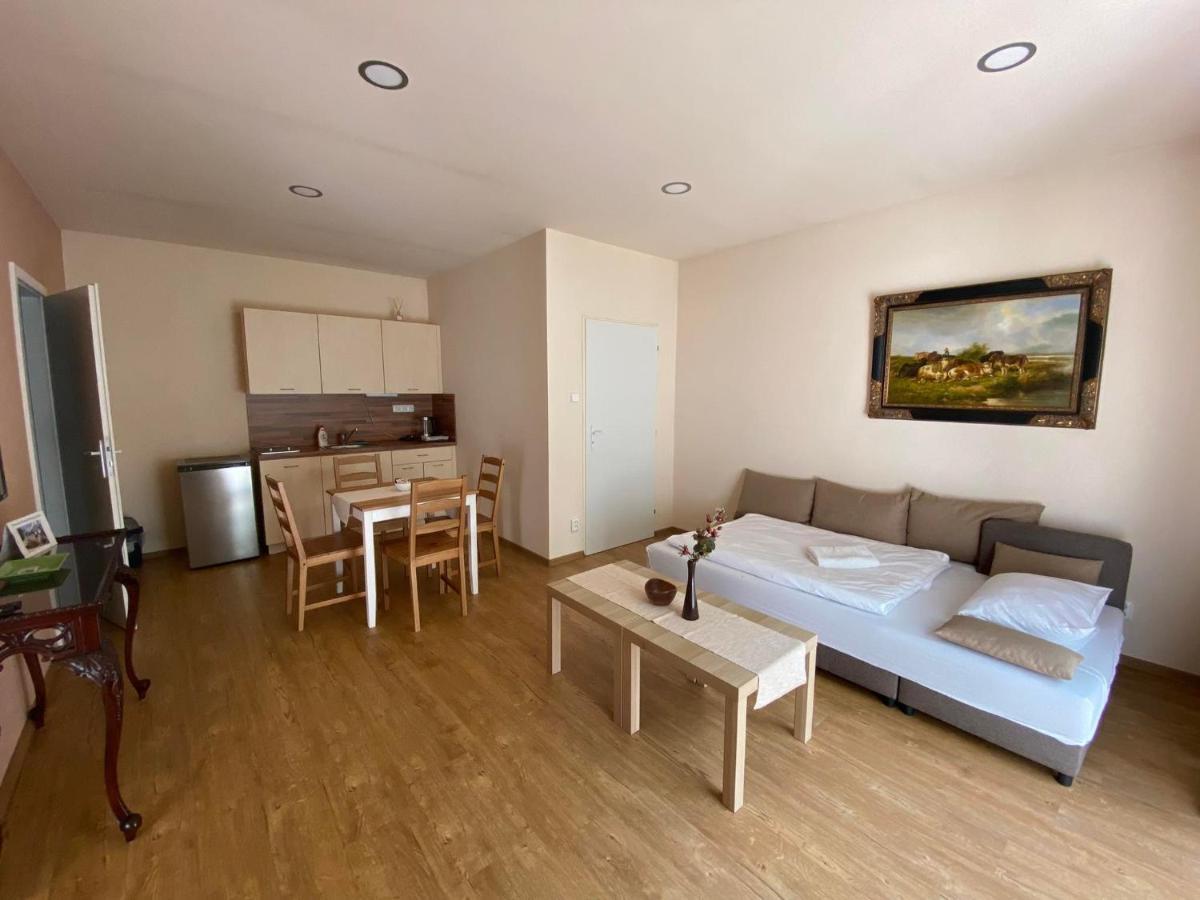 Hotel Zamecek Na Celadne Čeladná Eksteriør bilde
